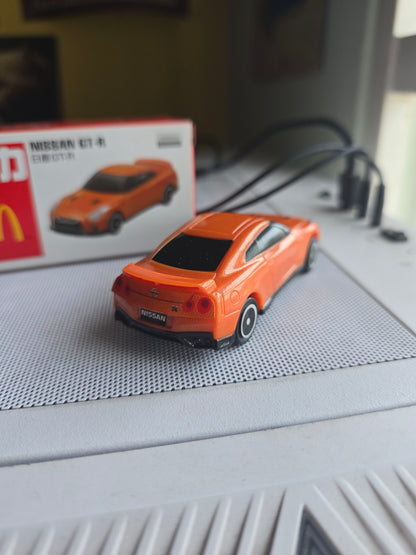 MCD TOMICA GTR