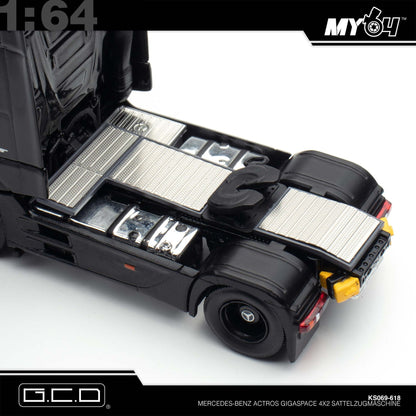 [GCD] 1:64 Mercedes-Benz Actros - Advan