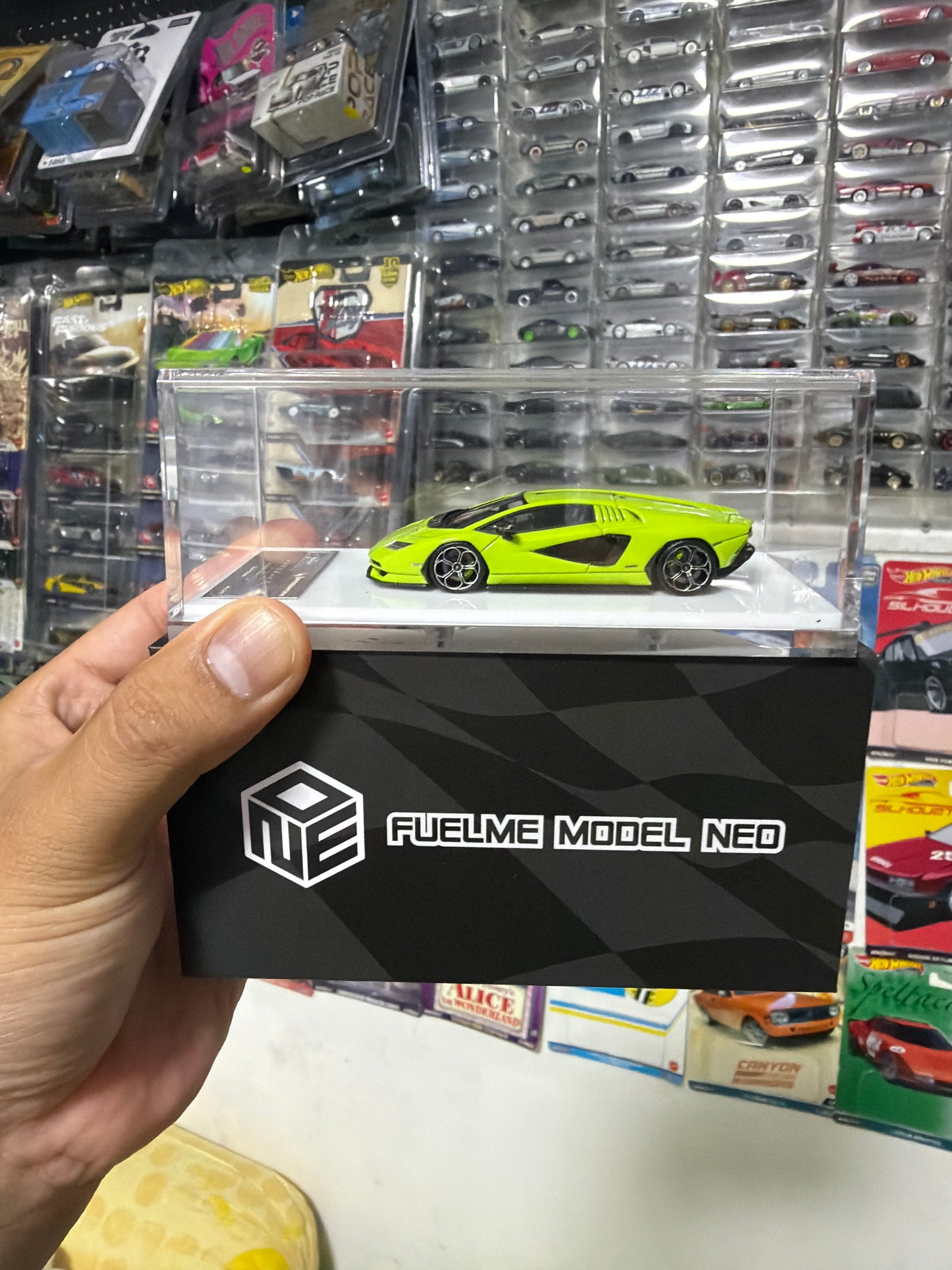 Fuelme Model Neo Lamborghini Countach