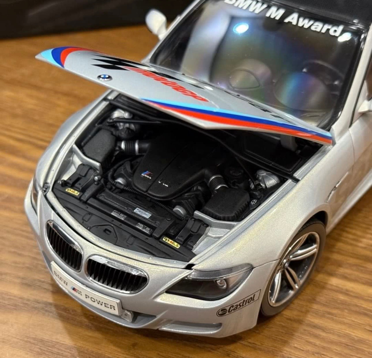 1:18 KyoshoBMW M6 MotoGP