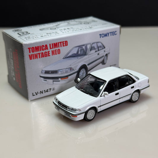 Tomica Limited Vintage Neo 1/64 LV-N147a Toyota Corolla 1600GT
